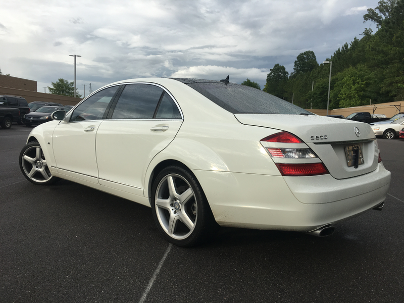 Illustration for article titled A V12 Makes Even the Worst S-Class Great